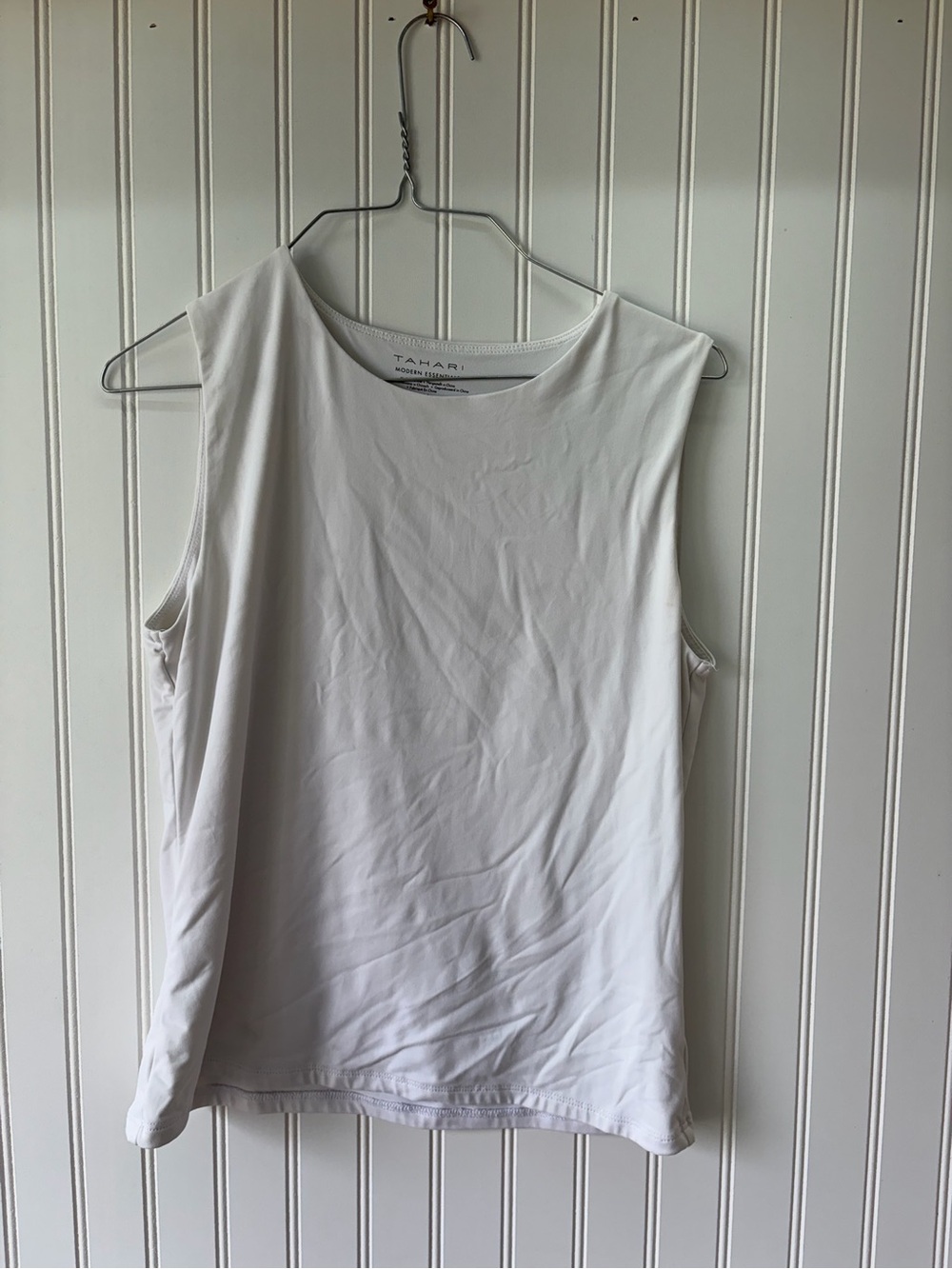 Tahari white neutral Crewneck Sleeveless Tank